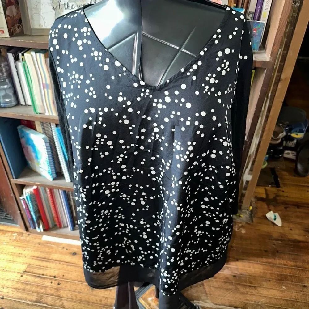 Lane Bryant black & white polka dot v-neck 18/20 blouse